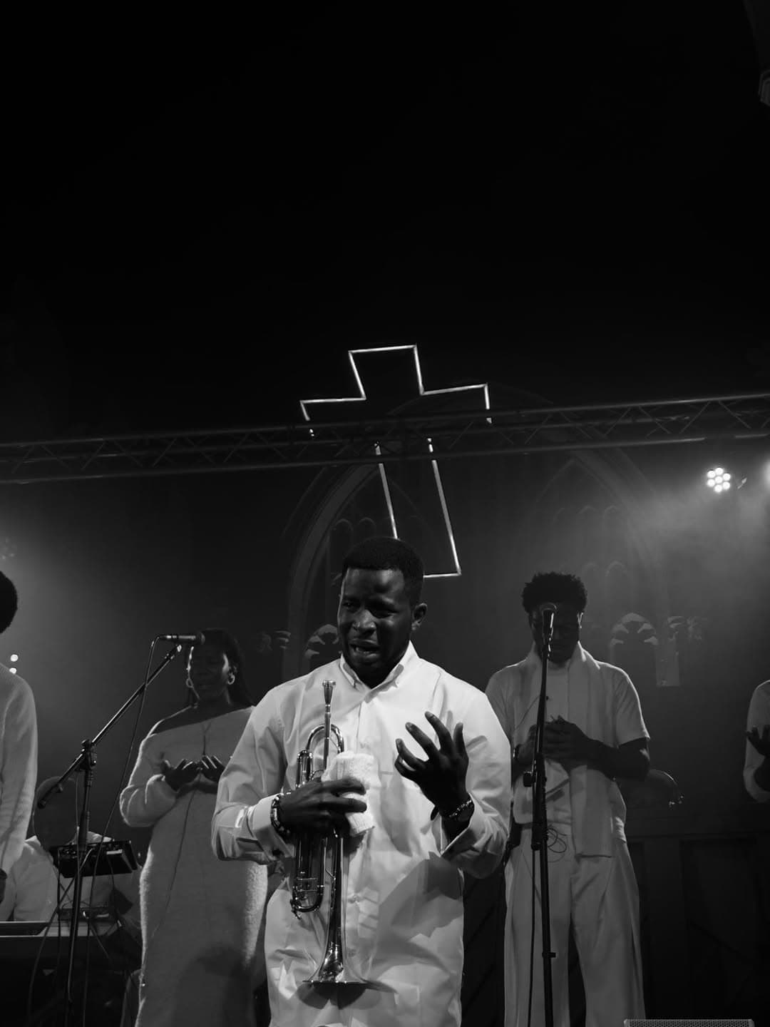 Dindu Okechukwu - Worship Ministration