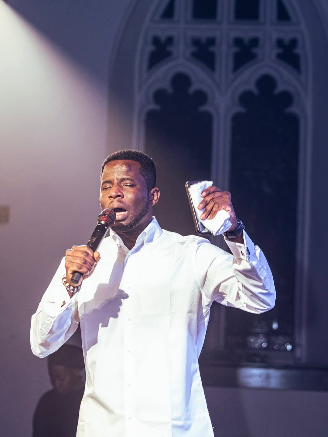 Dindu Okechukwu - Worship Ministration